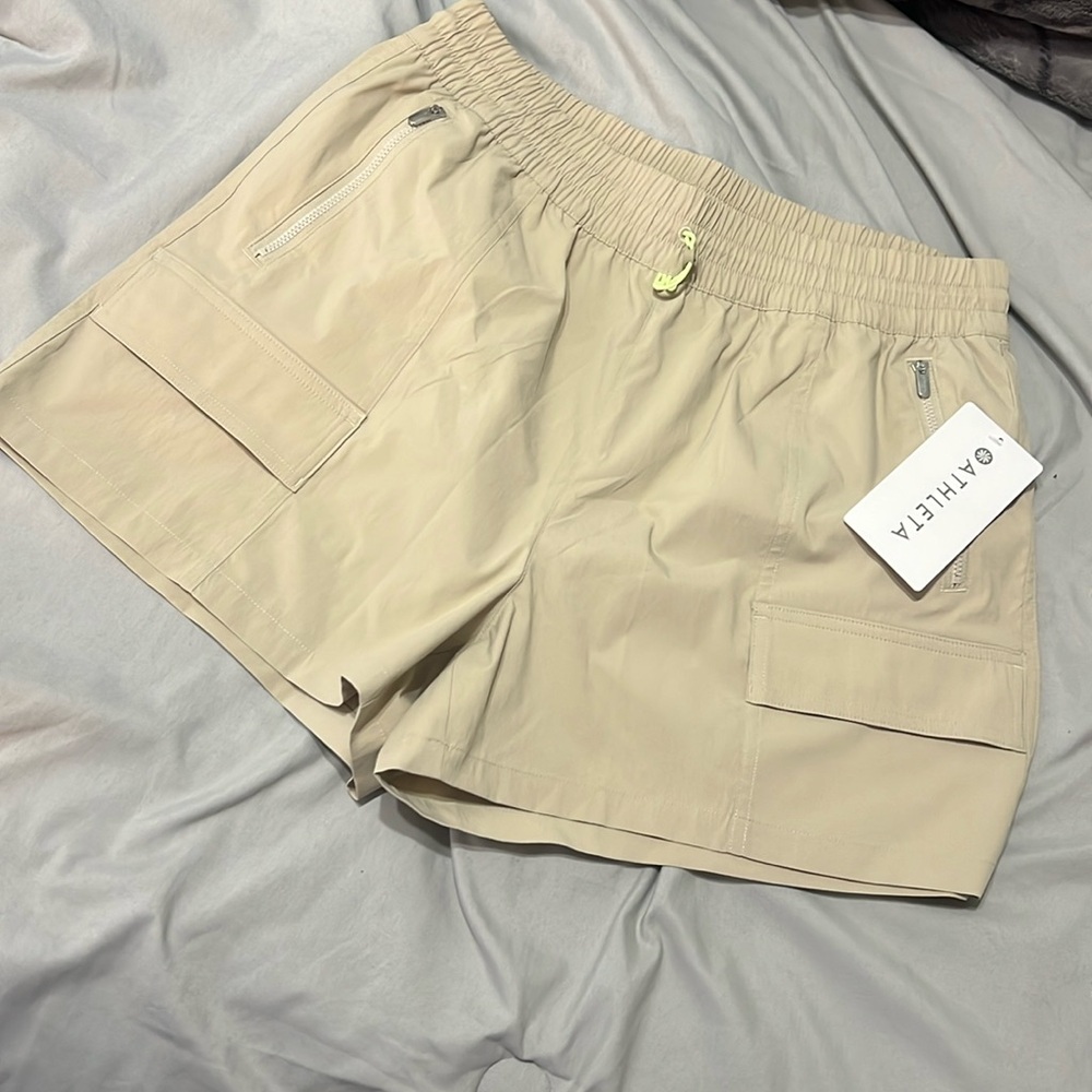 NWT Athleta Cascade Cargo Poplin short